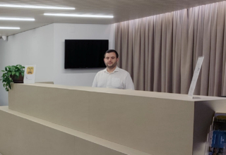 Mark, inicia sus prácticas de Recepcionista en el Apart-Hotel Atenea Park en Vilanova i la Geltrú