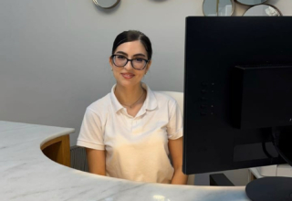 Alba, inicia sus prácticas de Recepcionista en el Hotel Brisa del Mar Estepona